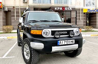 Внедорожник / Кроссовер Toyota FJ Cruiser 2013 в Киеве