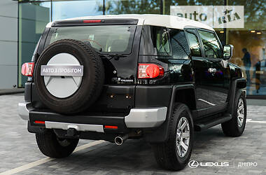 Внедорожник / Кроссовер Toyota FJ Cruiser 2021 в 