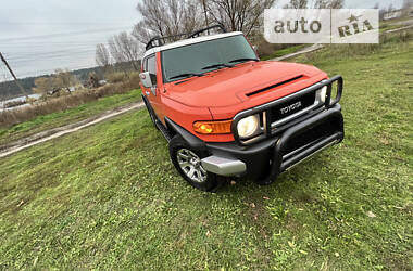 Позашляховик / Кросовер Toyota FJ Cruiser 2014 в Києві