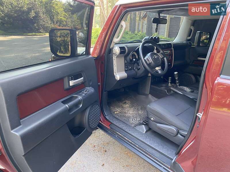 Внедорожник / Кроссовер Toyota FJ Cruiser 2008 в Новомосковске