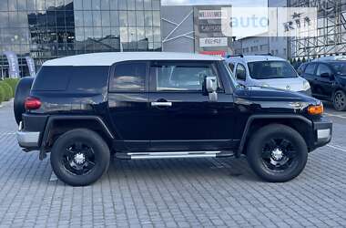 Позашляховик / Кросовер Toyota FJ Cruiser 2006 в 