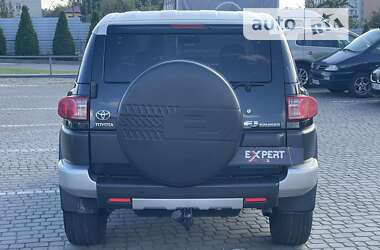 Позашляховик / Кросовер Toyota FJ Cruiser 2006 в 