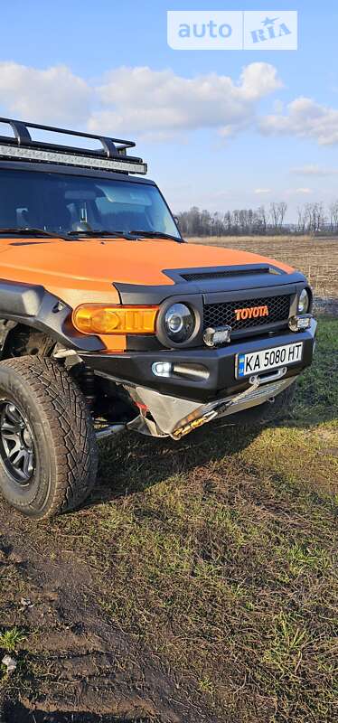 Внедорожник / Кроссовер Toyota FJ Cruiser 2008 в Березане
