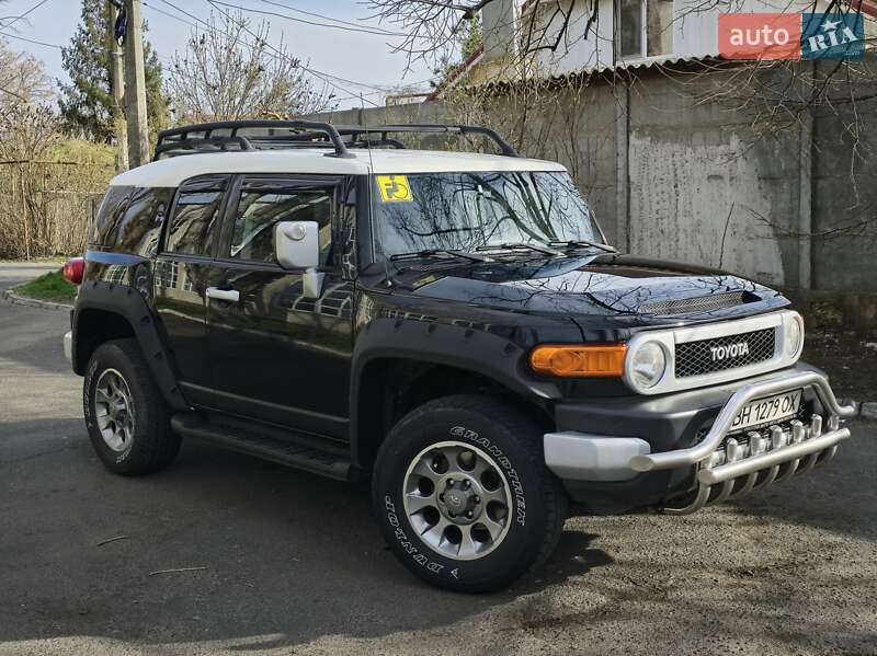 Внедорожник / Кроссовер Toyota FJ Cruiser 2010 в Одессе