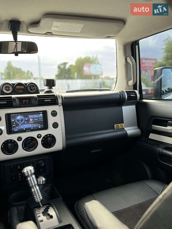 Позашляховик / Кросовер Toyota FJ Cruiser 2008 в Києві