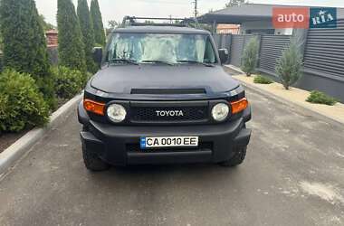 Внедорожник / Кроссовер Toyota FJ Cruiser 2013 в Городище