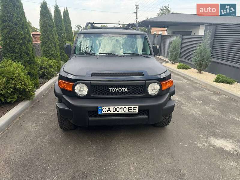 Toyota FJ Cruiser 2013