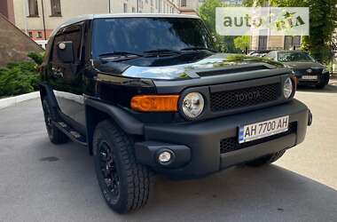 Внедорожник / Кроссовер Toyota FJ Cruiser 2012 в Краматорске