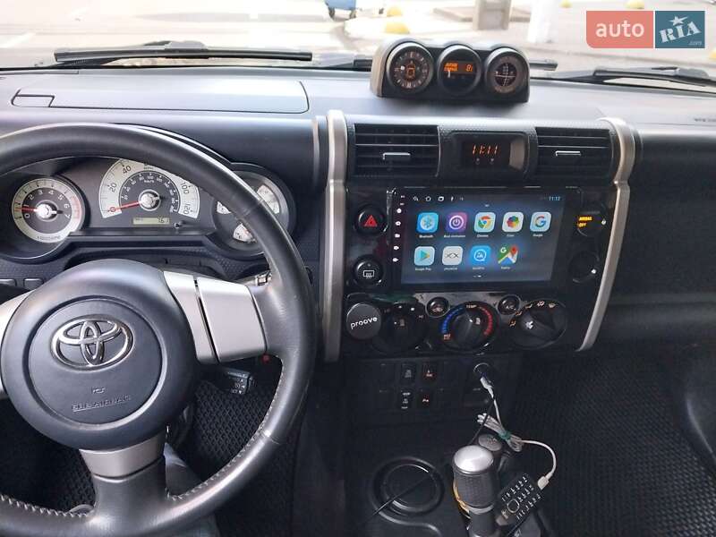 Внедорожник / Кроссовер Toyota FJ Cruiser 2006 в Одессе фото 6 Внедорожник / Кроссовер Toyota FJ Cruiser 2006 в Одессе