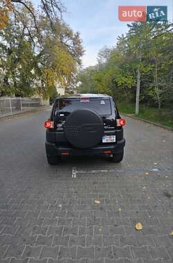 Внедорожник / Кроссовер Toyota FJ Cruiser 2006 в 