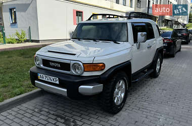 Внедорожник / Кроссовер Toyota FJ Cruiser 2010 в Киеве