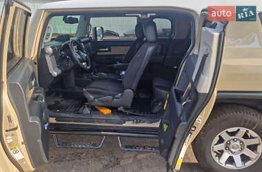 Внедорожник / Кроссовер Toyota FJ Cruiser 2014 в Карловке