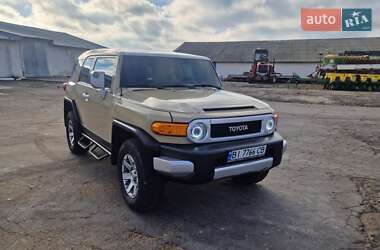 Внедорожник / Кроссовер Toyota FJ Cruiser 2014 в Карловке