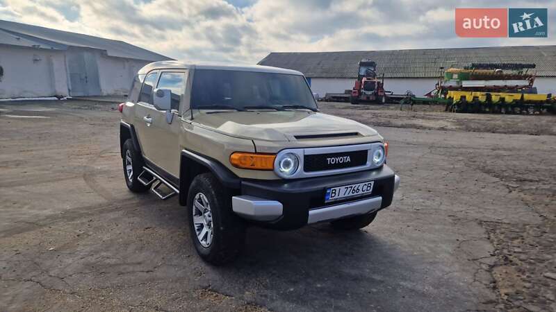 Toyota FJ Cruiser 2014