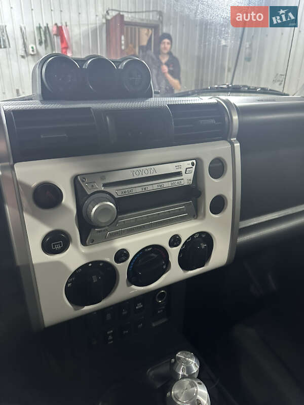 Внедорожник / Кроссовер Toyota FJ Cruiser 2008 в Шостке