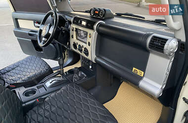 Внедорожник / Кроссовер Toyota FJ Cruiser 2010 в Смеле