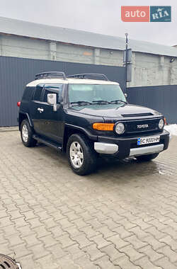 Внедорожник / Кроссовер Toyota FJ Cruiser 2008 в 