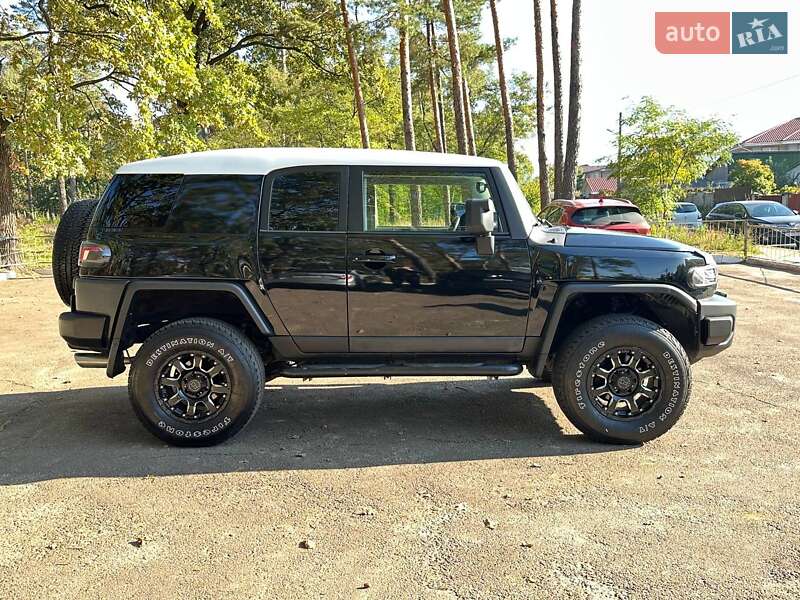 Внедорожник / Кроссовер Toyota FJ Cruiser 2010 в Киеве фото 7 Внедорожник / Кроссовер Toyota FJ Cruiser 2010 в Киеве