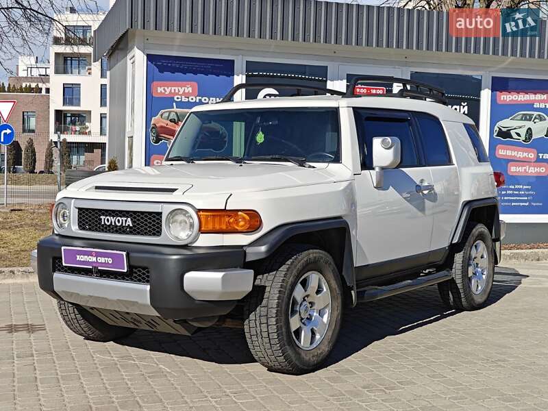 Позашляховик / Кросовер Toyota FJ Cruiser 2010 в Львові