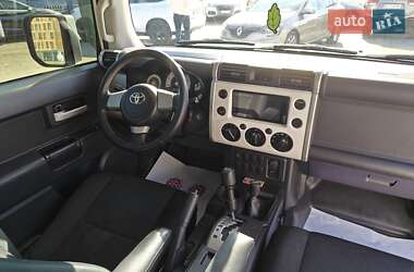 Позашляховик / Кросовер Toyota FJ Cruiser 2010 в Львові