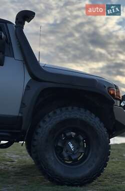 Внедорожник / Кроссовер Toyota FJ Cruiser 2008 в 