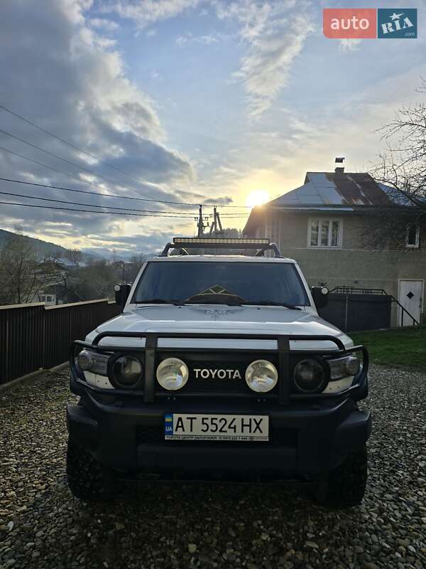 Внедорожник / Кроссовер Toyota FJ Cruiser 2008 в Верховине