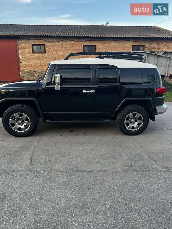 Внедорожник / Кроссовер Toyota FJ Cruiser 2008 в Ружине