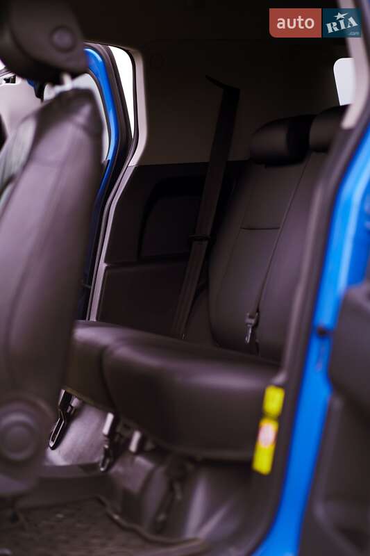 Позашляховик / Кросовер Toyota FJ Cruiser 2007 в Івано-Франківську фото 29 Позашляховик / Кросовер Toyota FJ Cruiser 2007 в Івано-Франківську