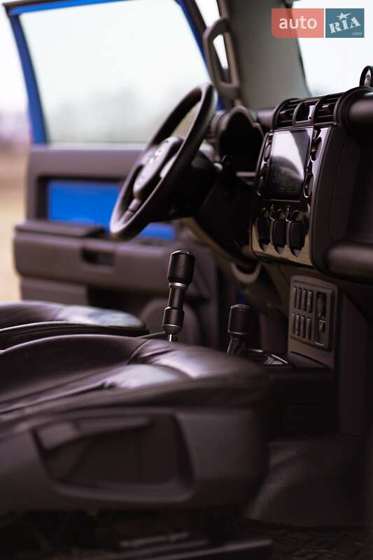 Позашляховик / Кросовер Toyota FJ Cruiser 2007 в Івано-Франківську фото 33 Позашляховик / Кросовер Toyota FJ Cruiser 2007 в Івано-Франківську