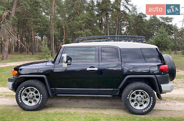 Внедорожник / Кроссовер Toyota FJ Cruiser 2006 в 