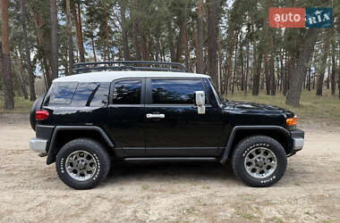 Внедорожник / Кроссовер Toyota FJ Cruiser 2006 в 