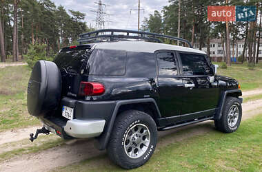 Внедорожник / Кроссовер Toyota FJ Cruiser 2006 в 
