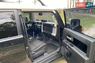 Внедорожник / Кроссовер Toyota FJ Cruiser 2006 в 