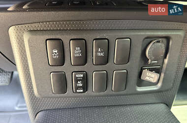 Внедорожник / Кроссовер Toyota FJ Cruiser 2012 в 