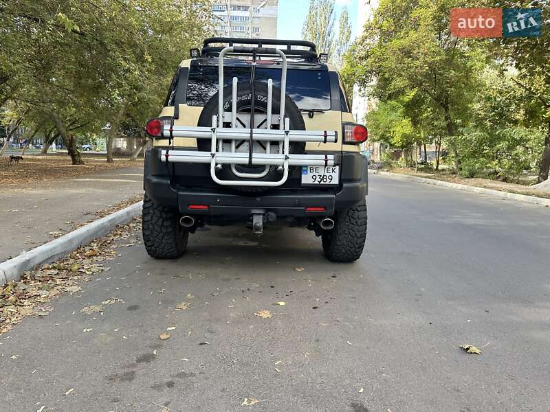 Позашляховик / Кросовер Toyota FJ Cruiser 2007 в Миколаєві