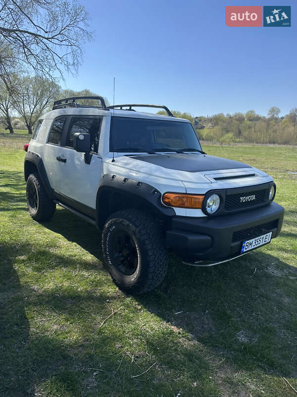 Внедорожник / Кроссовер Toyota FJ Cruiser 2008 в 