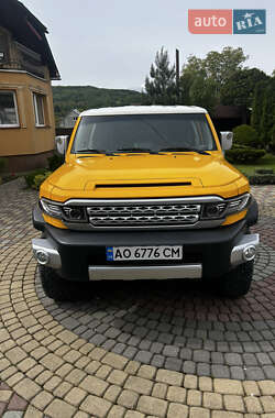 Позашляховик / Кросовер Toyota FJ Cruiser 2014 в Тячеві