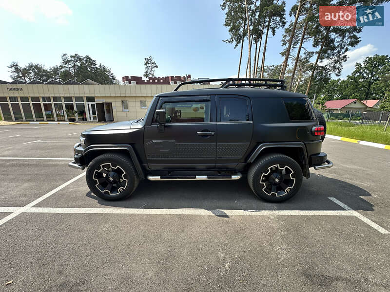 Внедорожник / Кроссовер Toyota FJ Cruiser 2008 в Ирпене