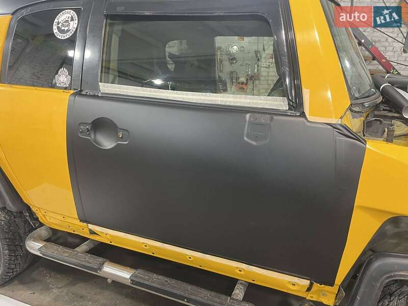 Внедорожник / Кроссовер Toyota FJ Cruiser 2008 в Ирпене