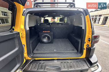 Позашляховик / Кросовер Toyota FJ Cruiser 2008 в 