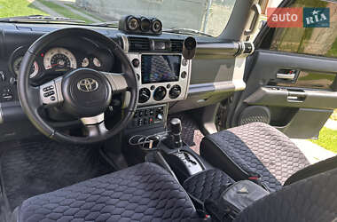 Позашляховик / Кросовер Toyota FJ Cruiser 2008 в 