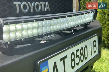 Позашляховик / Кросовер Toyota FJ Cruiser 2008 в 