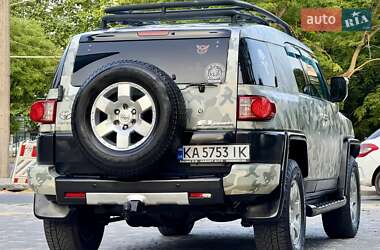 Внедорожник / Кроссовер Toyota FJ Cruiser 2006 в 
