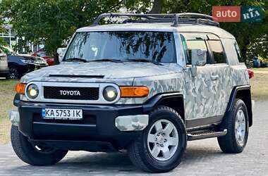 Внедорожник / Кроссовер Toyota FJ Cruiser 2006 в 