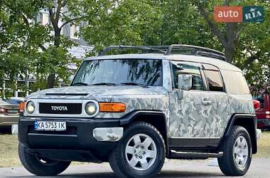Внедорожник / Кроссовер Toyota FJ Cruiser 2006 в 