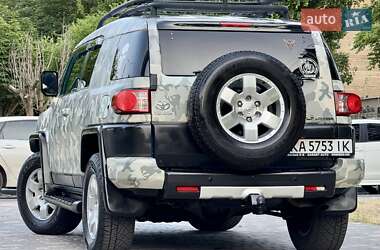 Внедорожник / Кроссовер Toyota FJ Cruiser 2006 в 