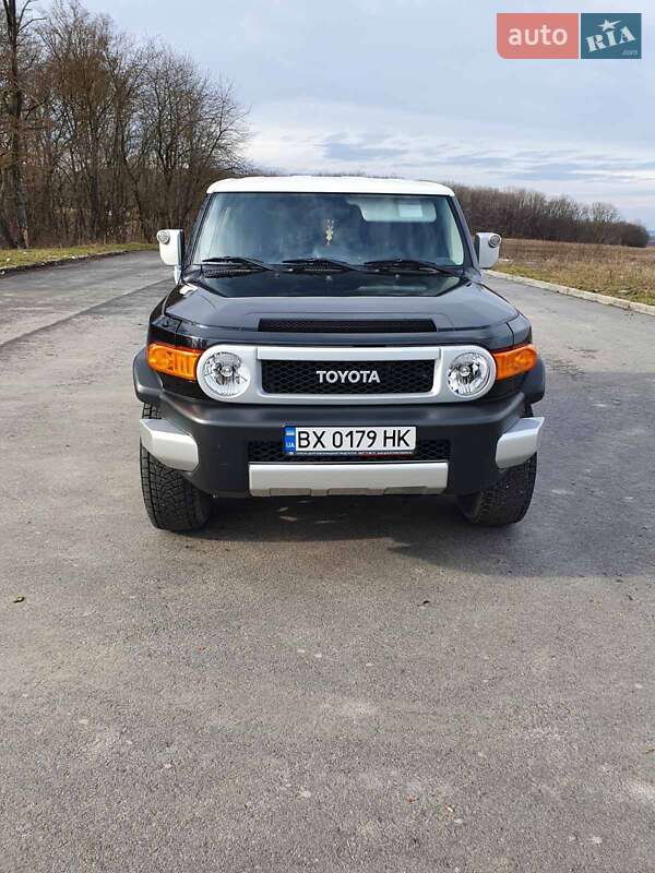 Внедорожник / Кроссовер Toyota FJ Cruiser 2021 в Хмельницком