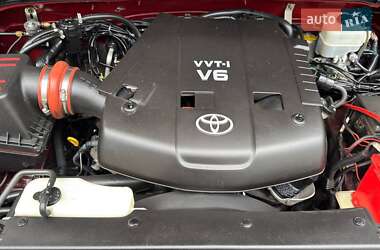 Позашляховик / Кросовер Toyota FJ Cruiser 2008 в 