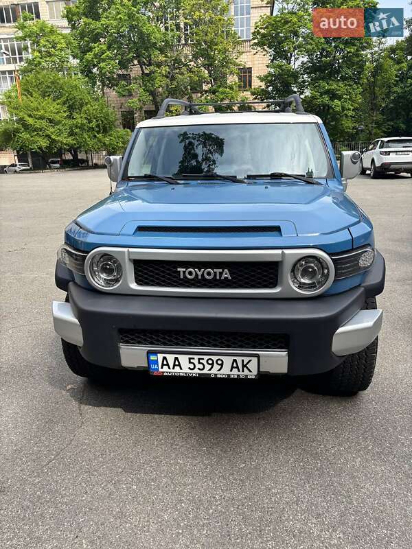 Toyota FJ Cruiser 2013