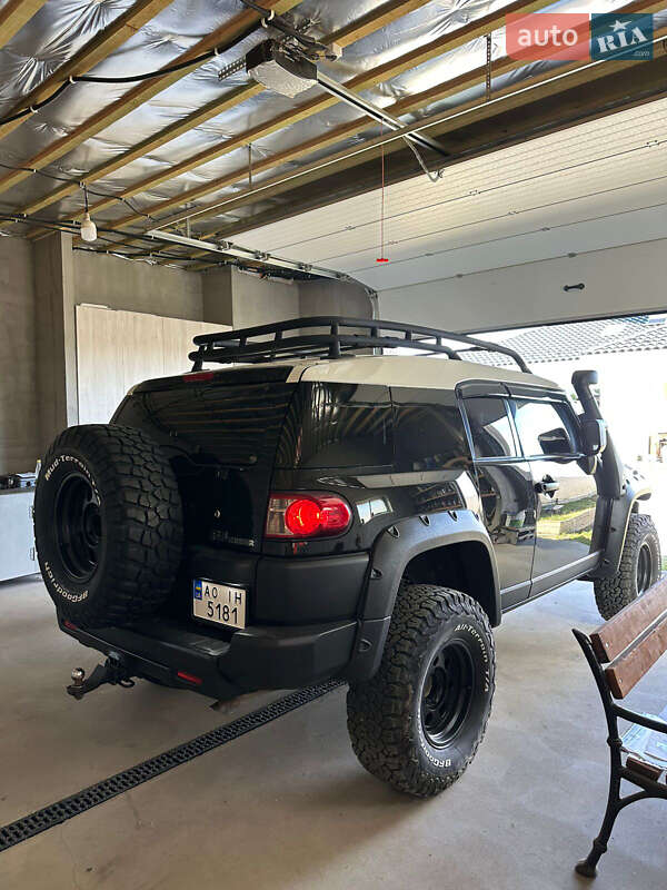 Внедорожник / Кроссовер Toyota FJ Cruiser 2006 в Ужгороде